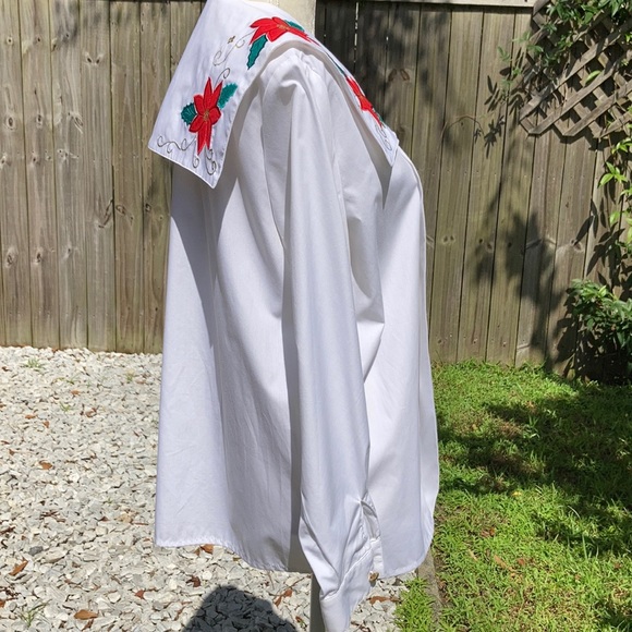 Vintage Christmas Blouse - Picture 5 of 12